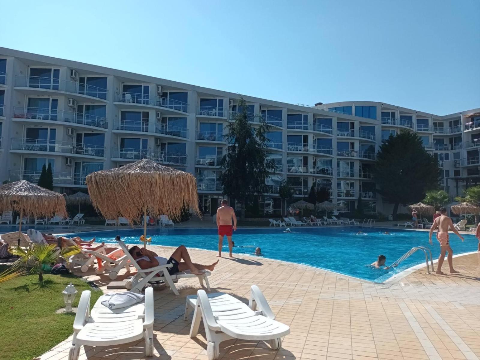 Design Studio In Atlantis Resort&Spa, Burgas Airport エクステリア 写真